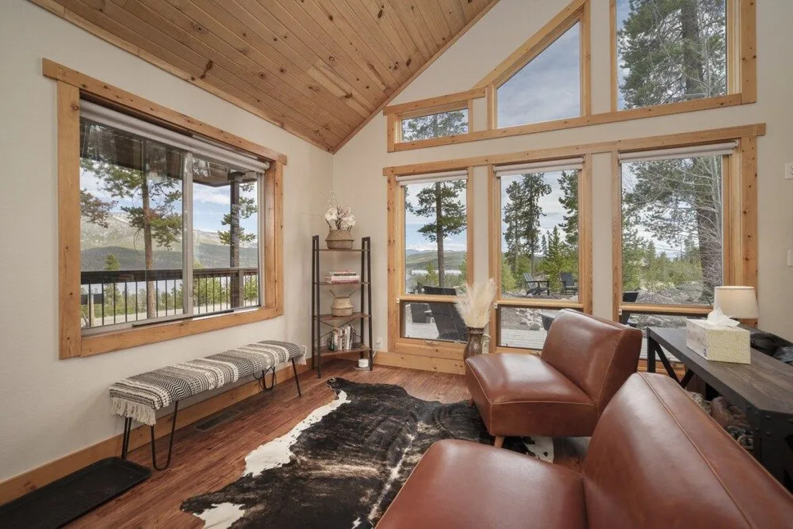 Moose Ridge Cabin 5 Bedroom Cabin by RedAwning