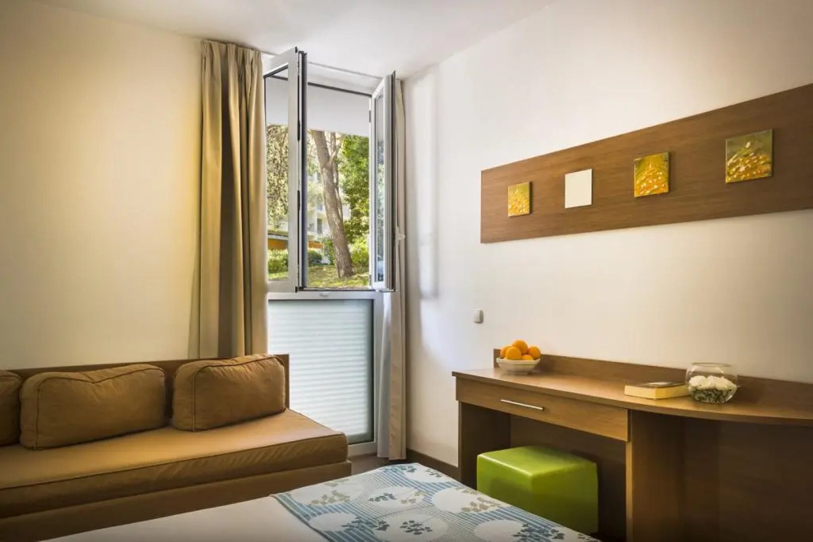 Miramar Sunny Hotel & Residence