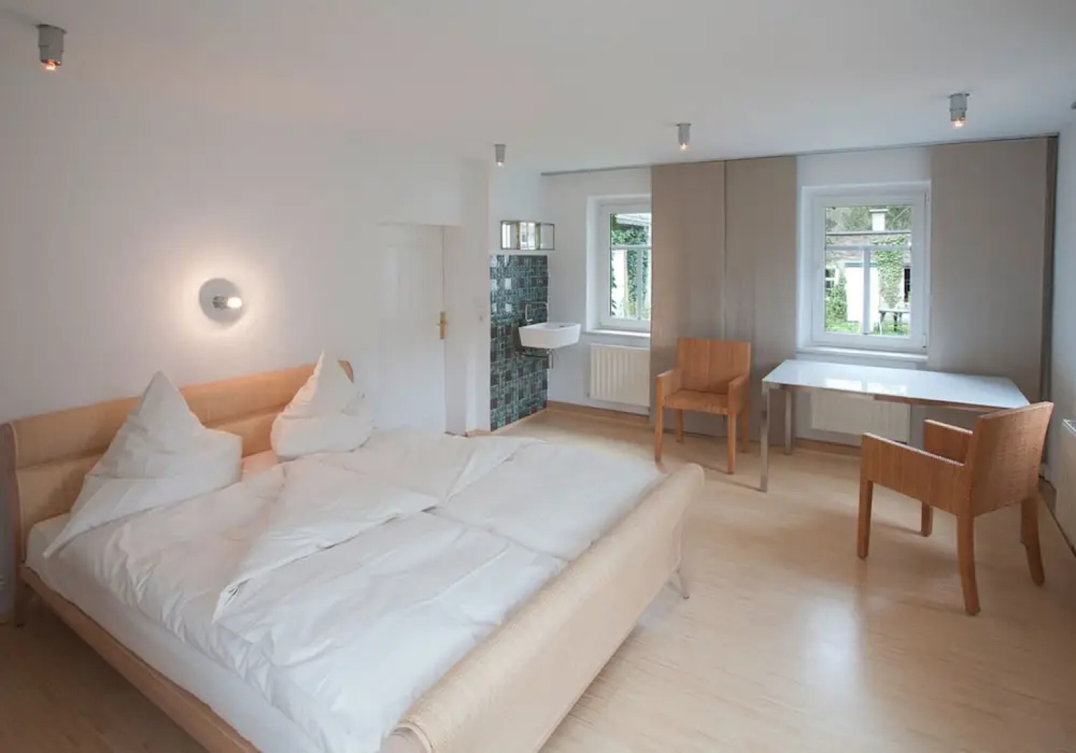 Die Burg Schöna - In a national park