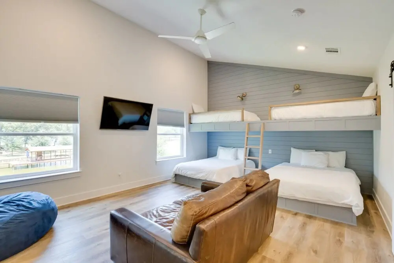 Pool, Hot Tub & Views: Malakoff Gem on Cedar Creek