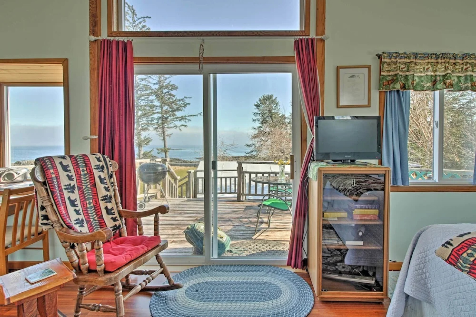 'A Room With a View' Peaceful Retreat on PoW