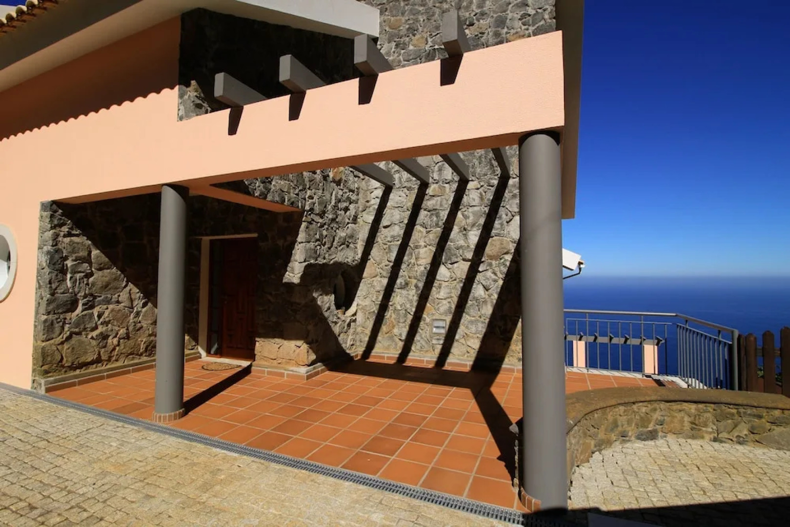 Paradise Ocean View by Analodges