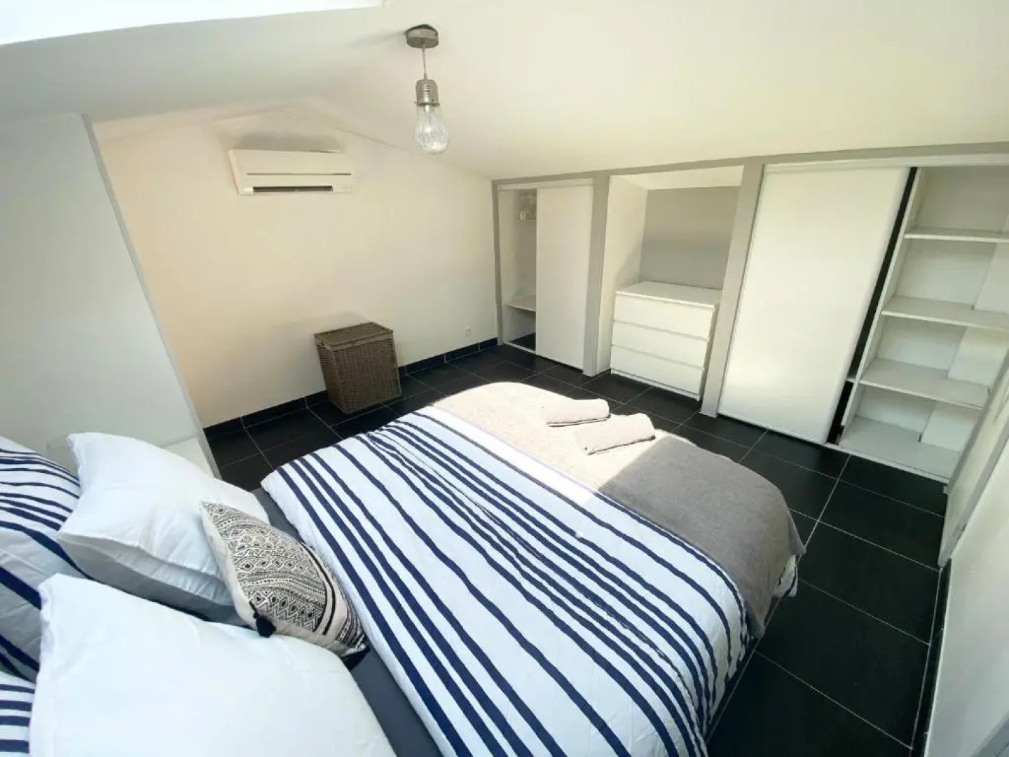 Grande Maison de ville lumineuse + Terrasse & clim