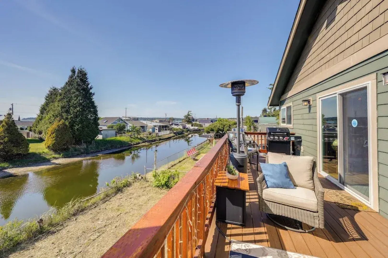 Waterfront Birch Bay Rental - Walk to Beach!