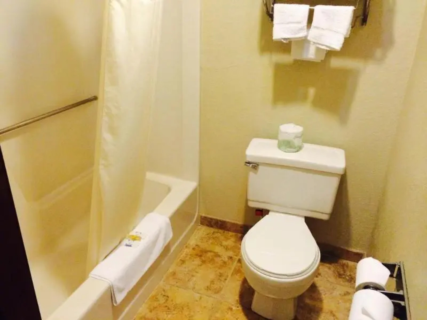 Days Inn By Wyndham Pratt