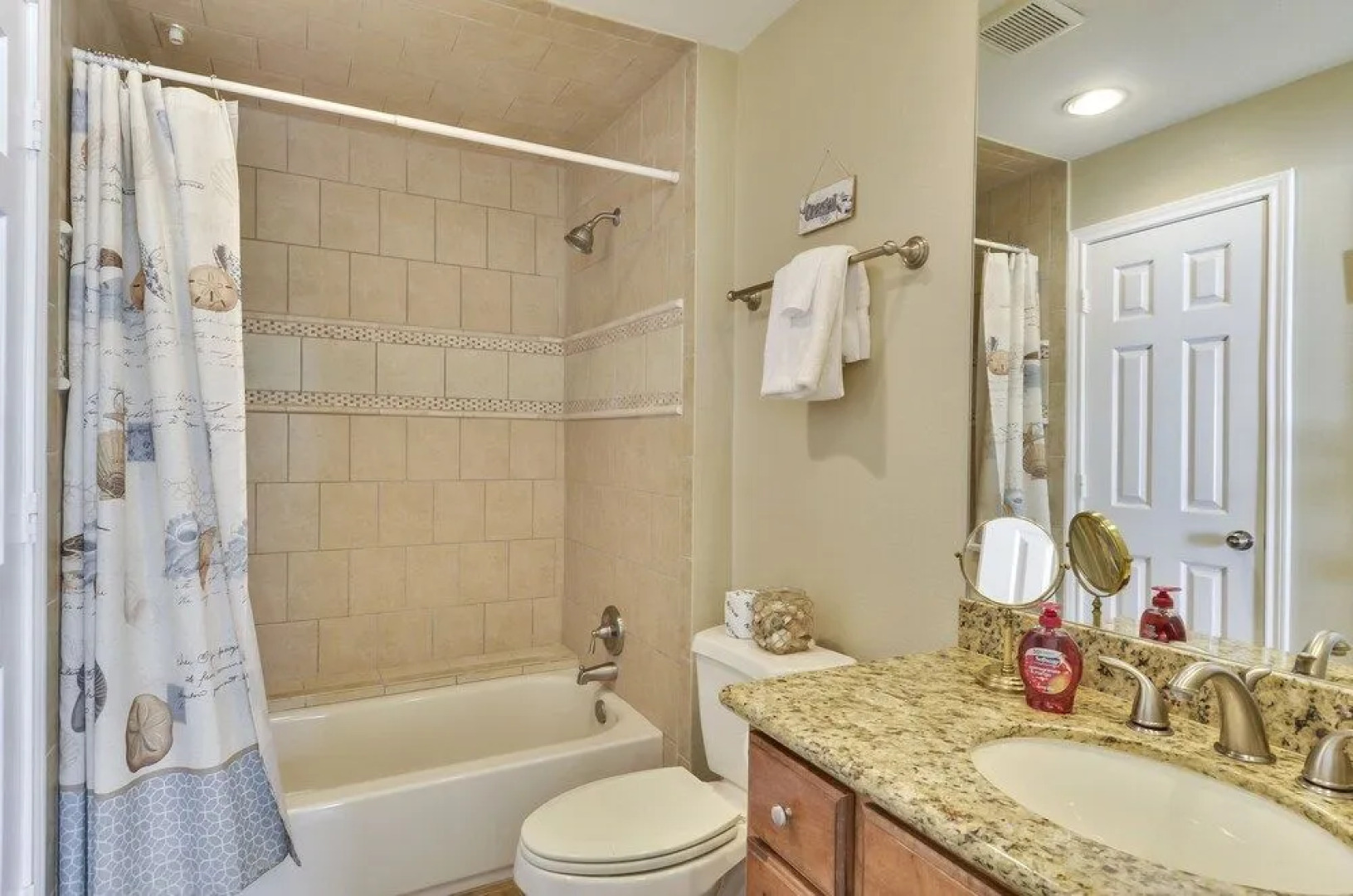 The Regal Seagull by RedAwning