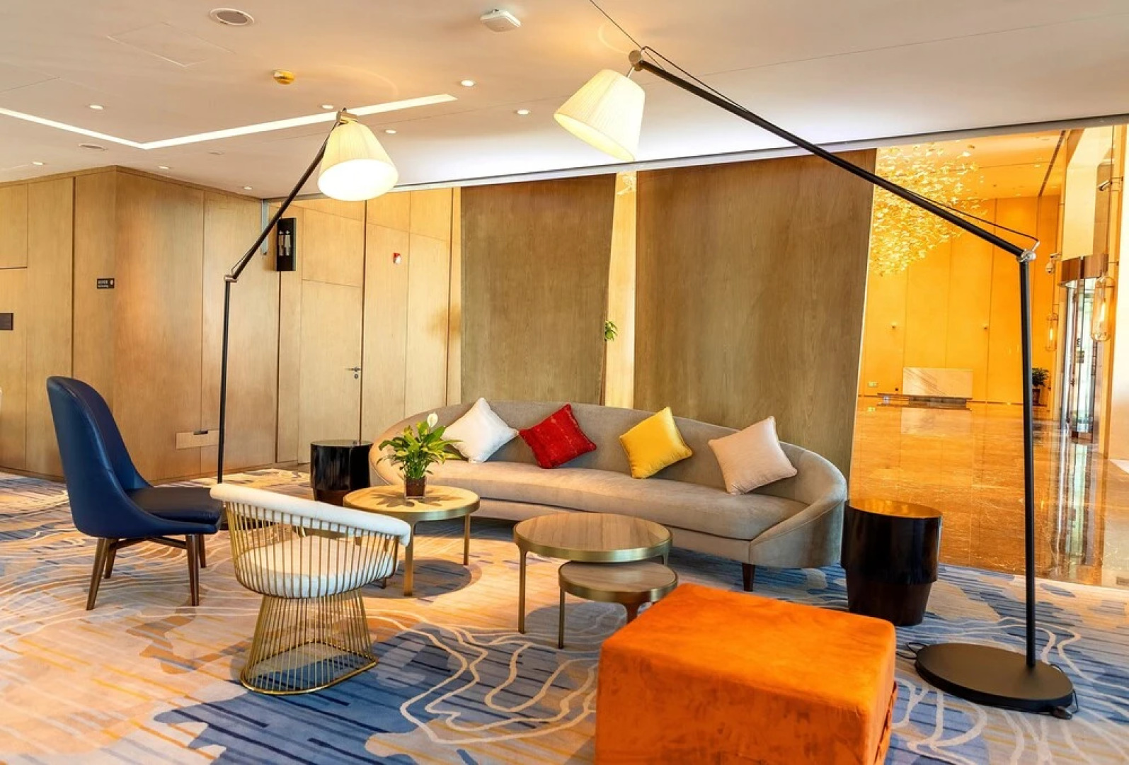 Datong Xinyu Crown Hotel