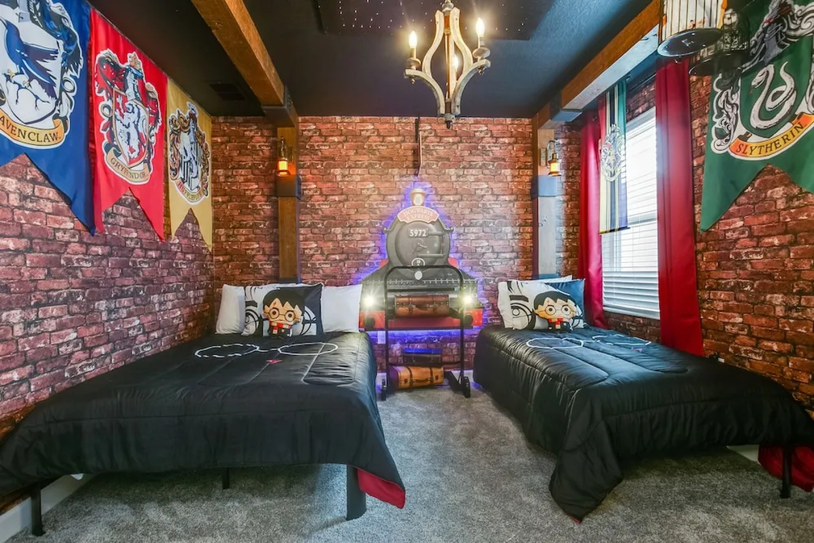 Stunning Villa w/ No Rear Neighbors! Near Disney