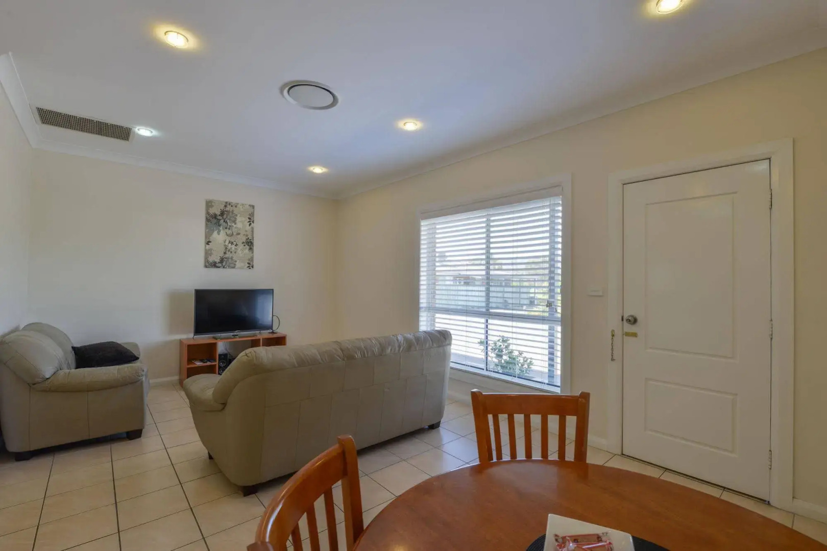 Cadman Motor Inn & Apartments