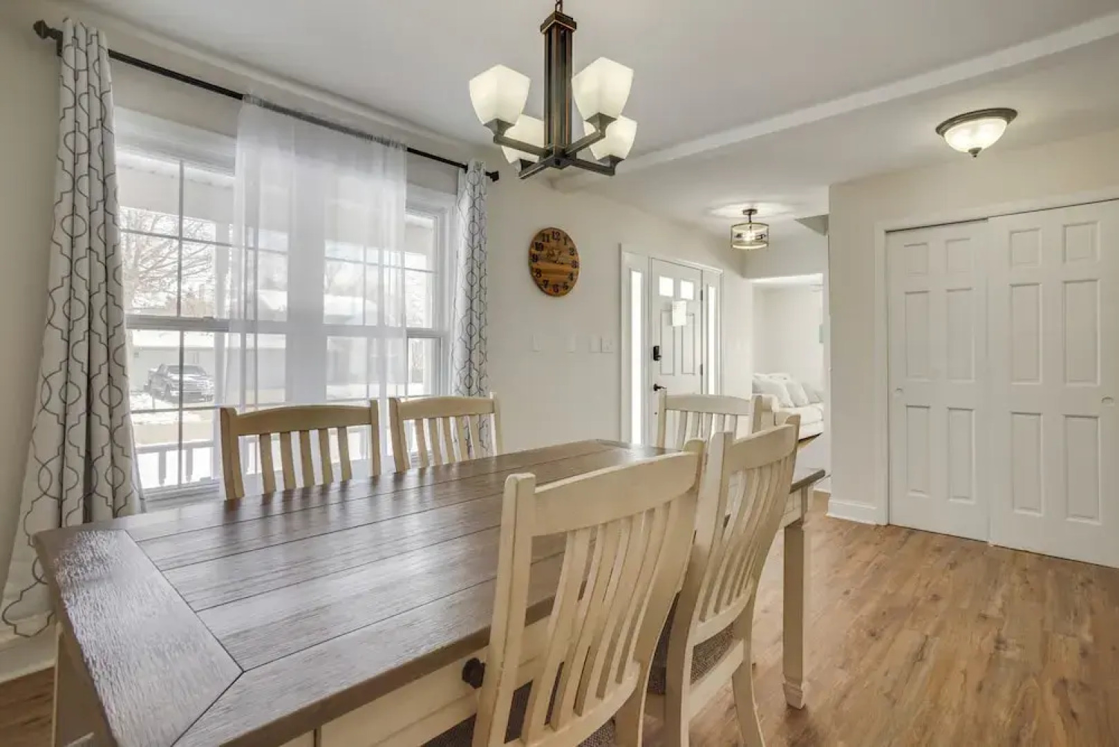 1/2 Mi to Lake Geneva: Home w/ Game Room