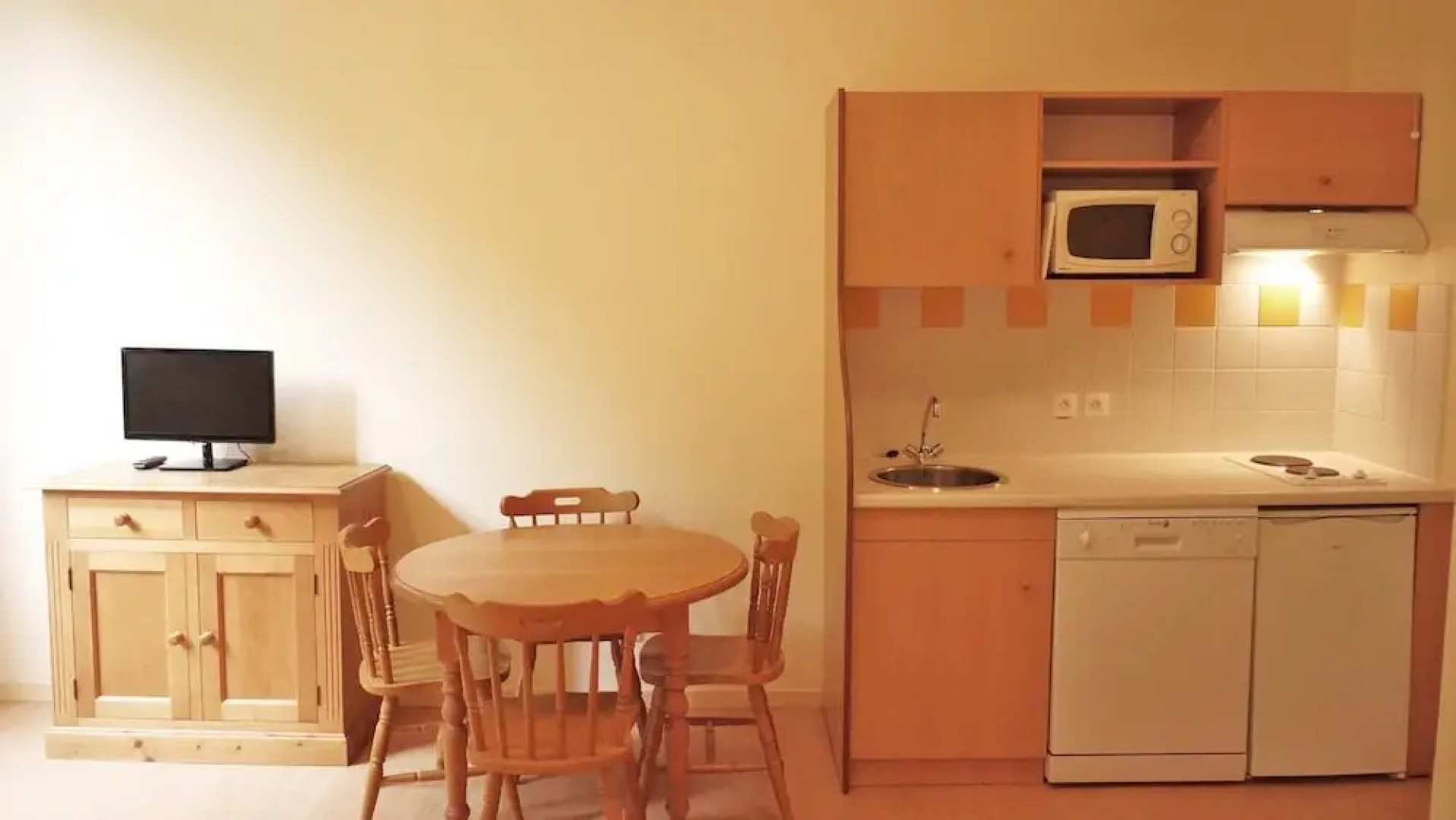 Logement n103 4pers face aux Thermes