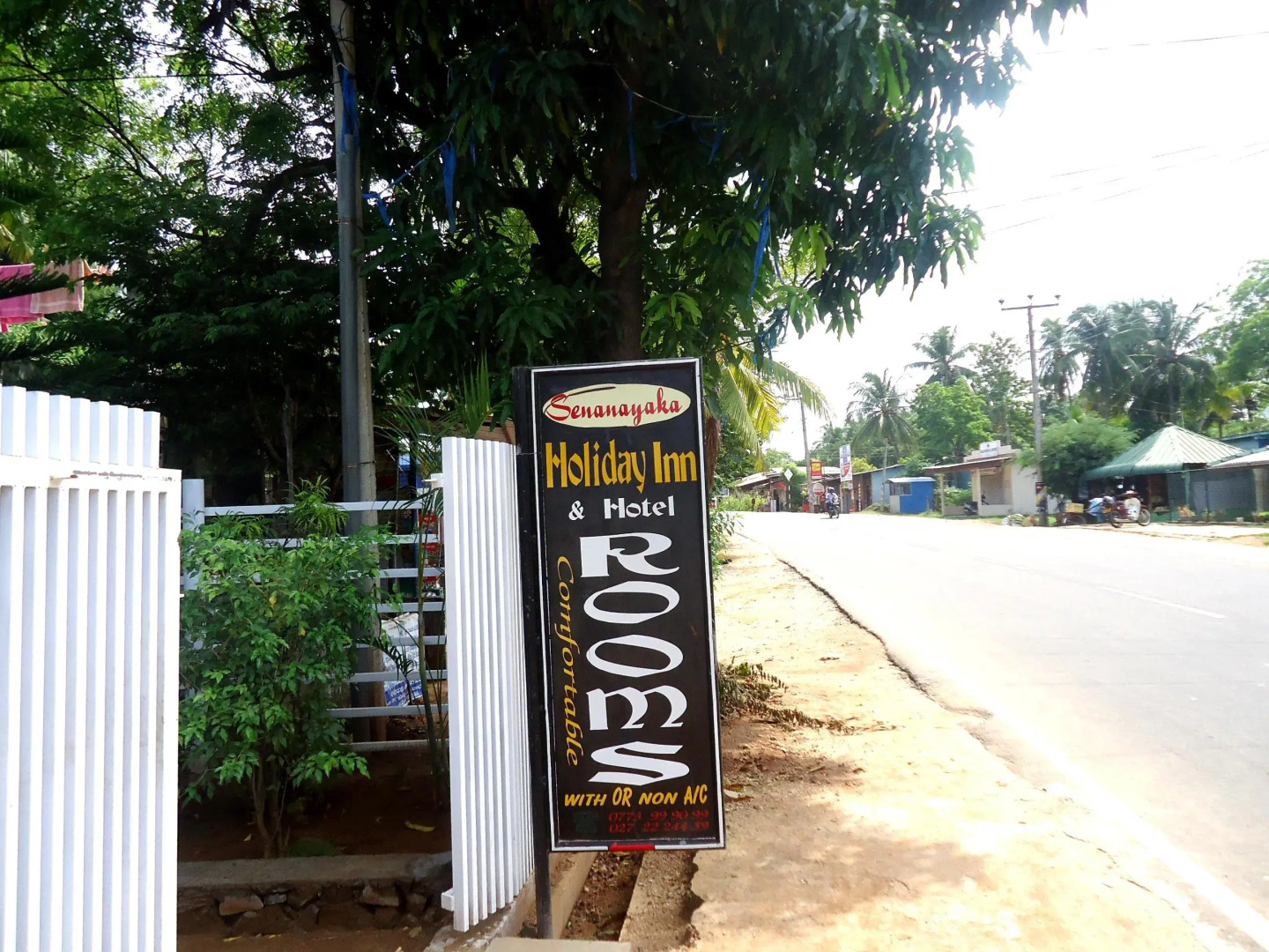 Senanayaka Holiday Inn