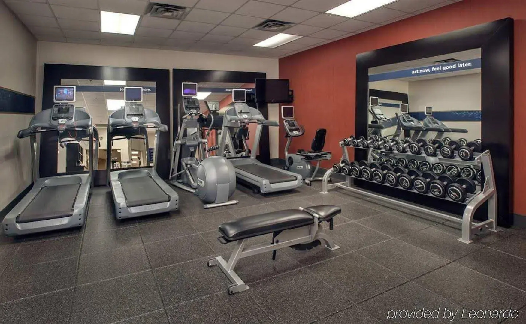 Hampton Inn & Suites Milwaukee Downtown