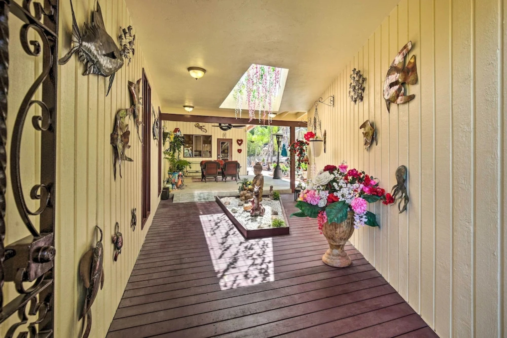 Colorful El Cajon Gem: Deck, Garden & Valley Views