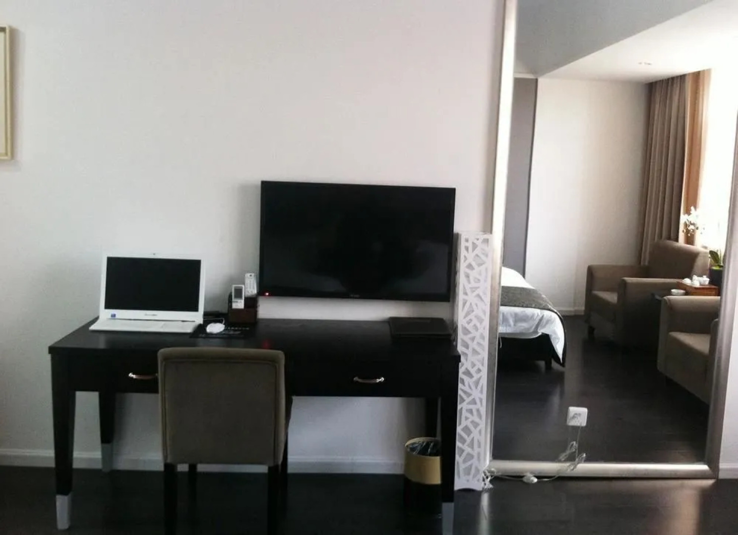 Helen The First Hotel- Mengzi