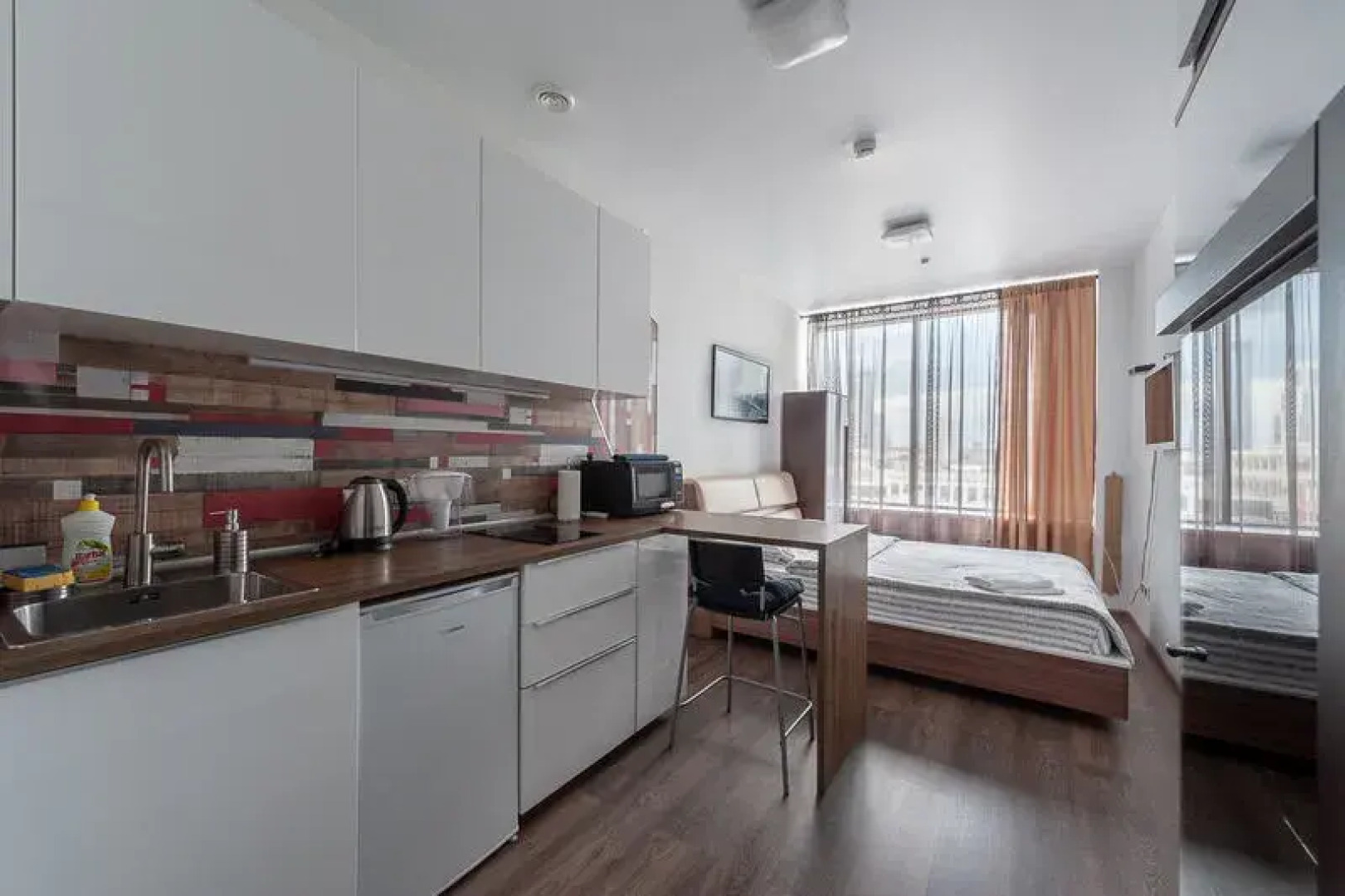 Apart House on Malysheva str., 42 a