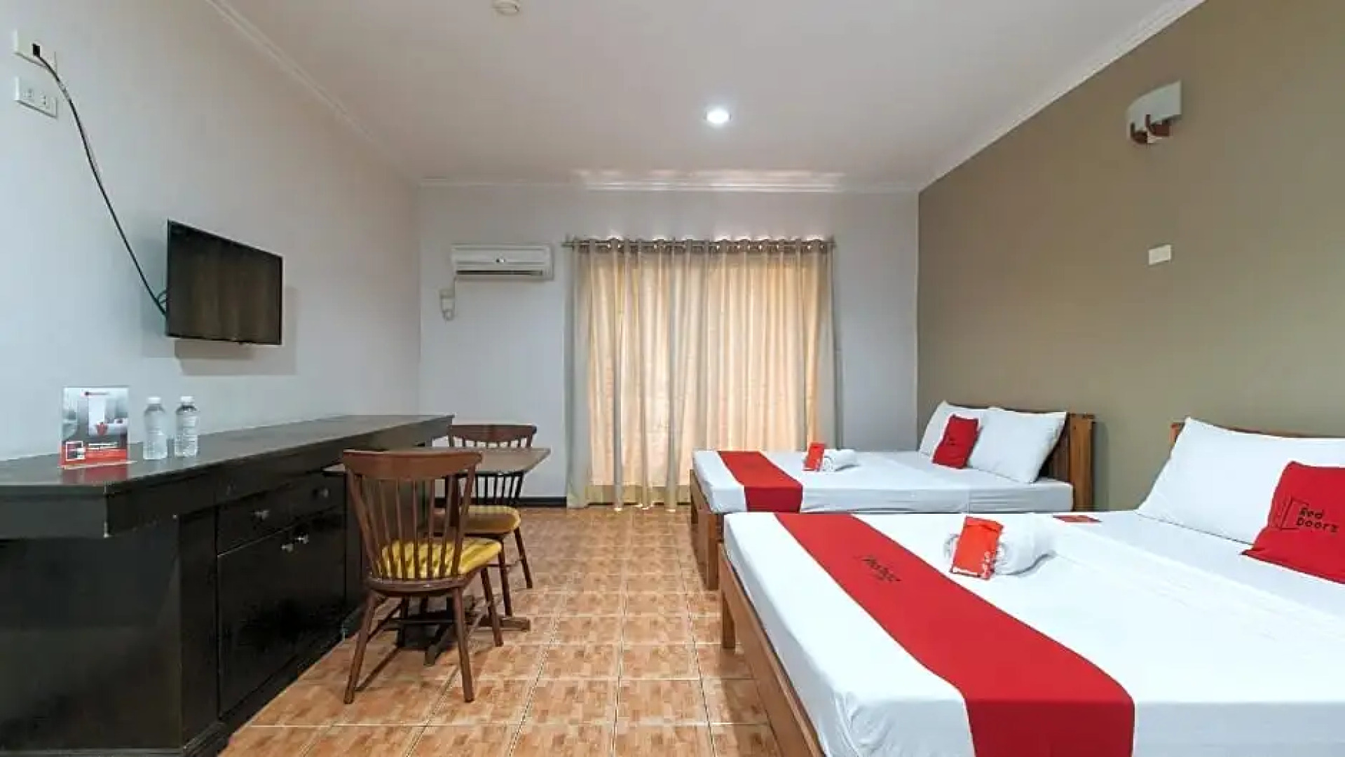 RedDoorz @ KM 50 Aguinaldo Highway Tagaytay