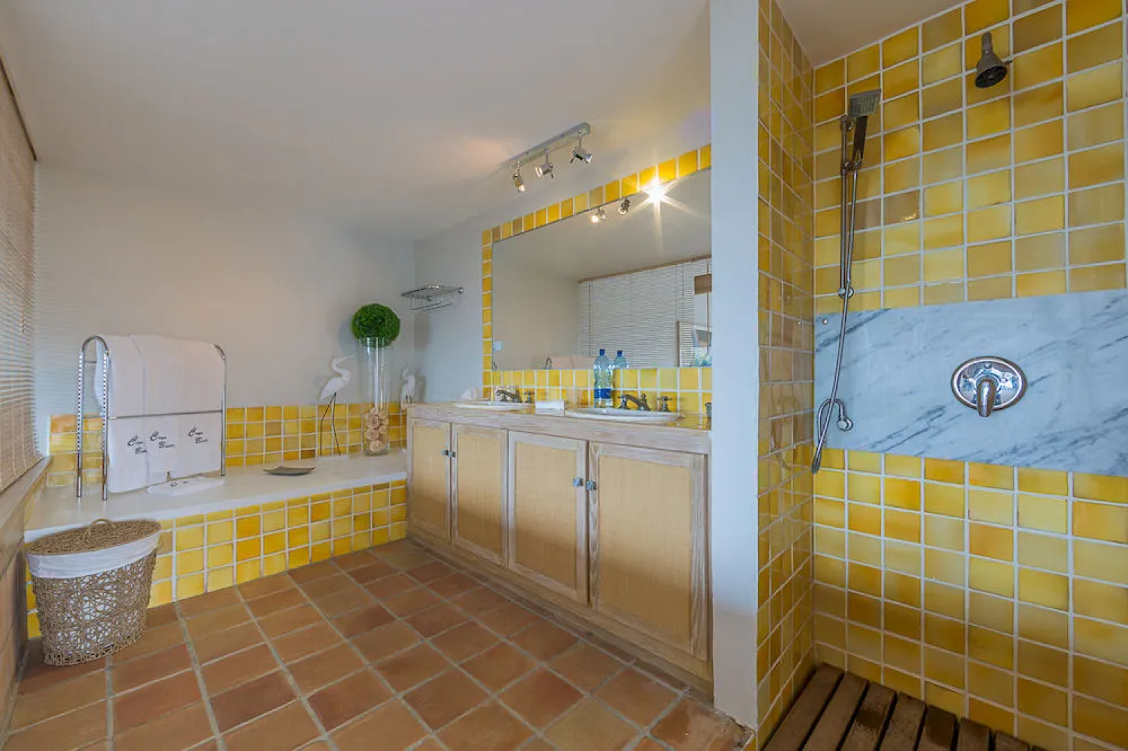 Caye Blanche Guest House