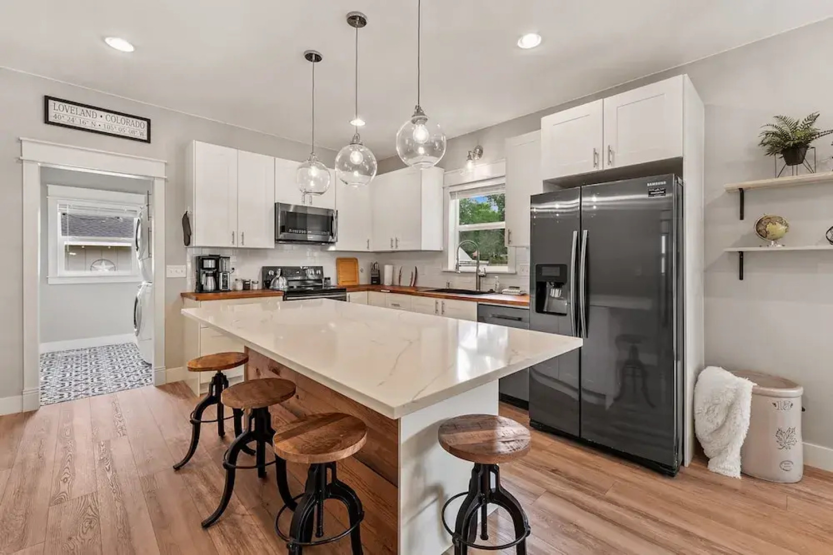 Cozy Chic Home In Downtown Loveland!