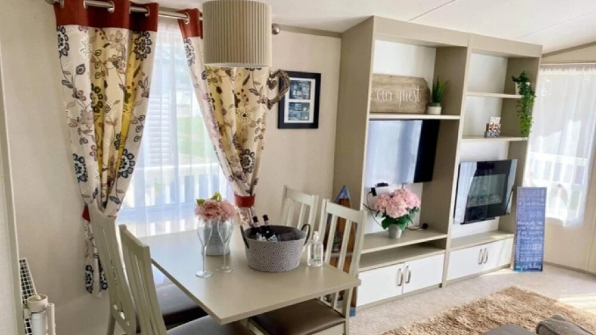 Lushness Lodge Hot Tub Lodge in Morpeth, England