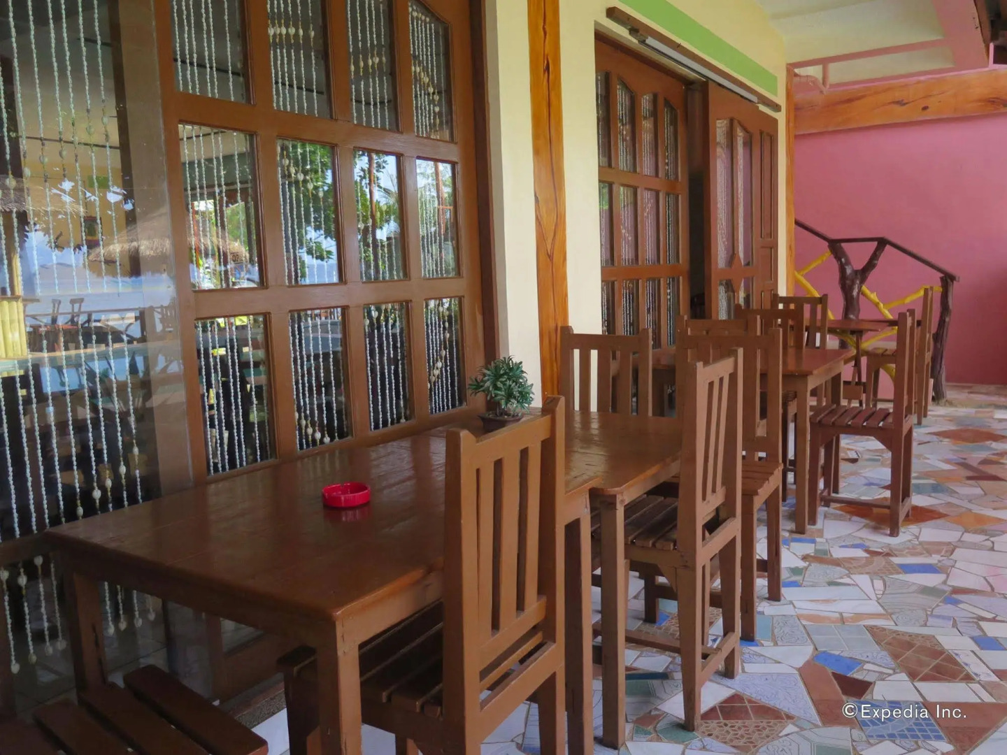 Four Seasons Seaview Hotel