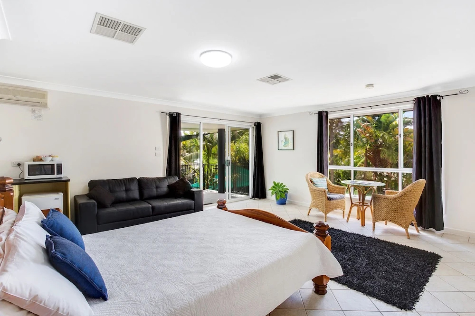 Salamander Beach Accommodation Adults Only