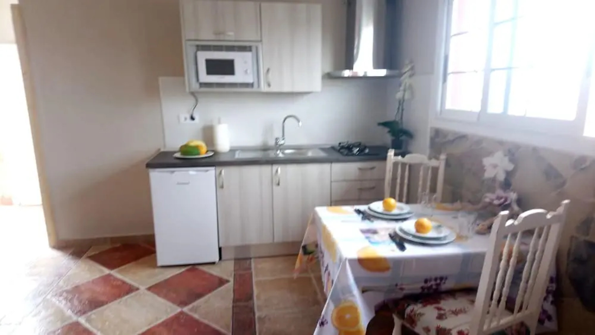 Studio in Tuineje, With Wonderful Mountain View, Enclosed Garden and Wifi