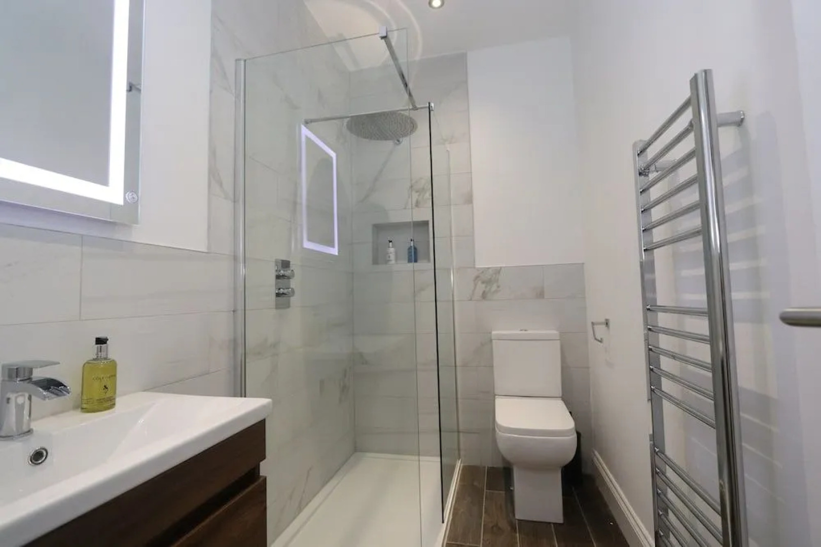 Dollar Apartments at 39