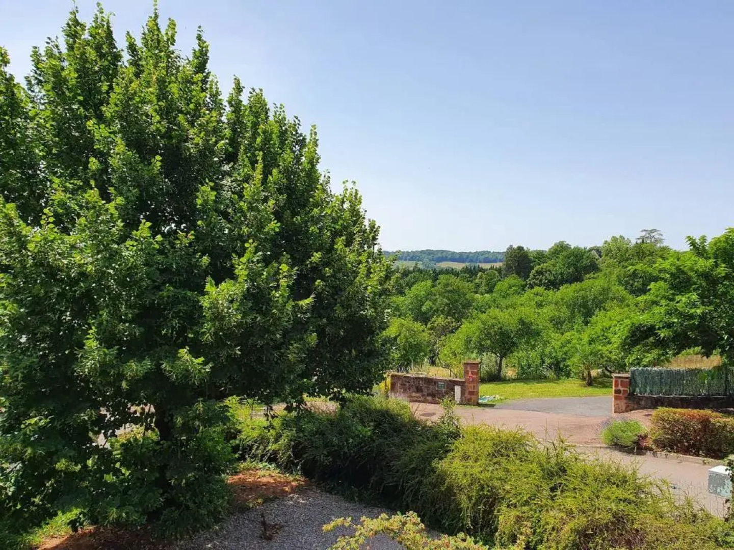 Big summer house in the charming village of Meyssac