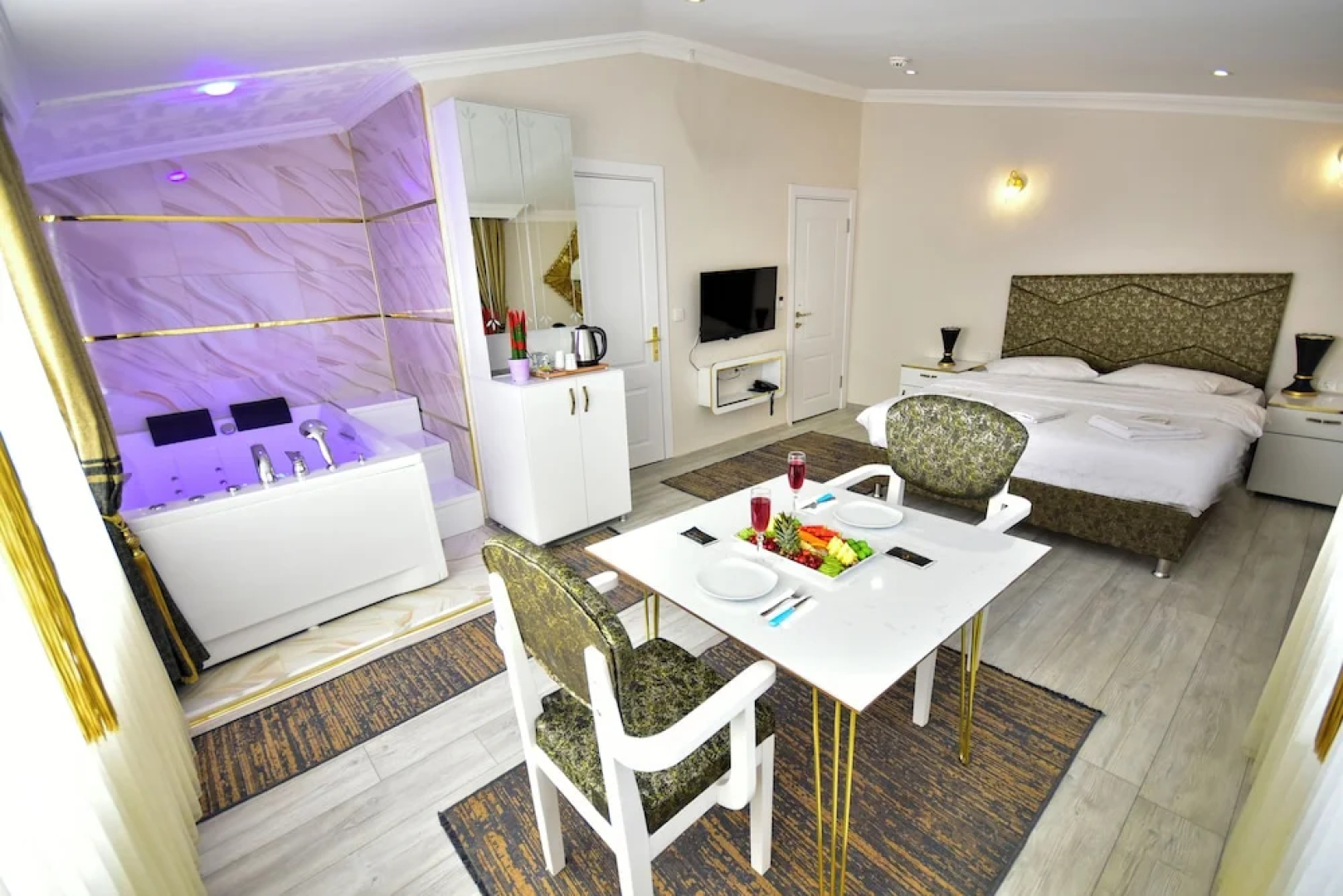 Loca Suit Otel