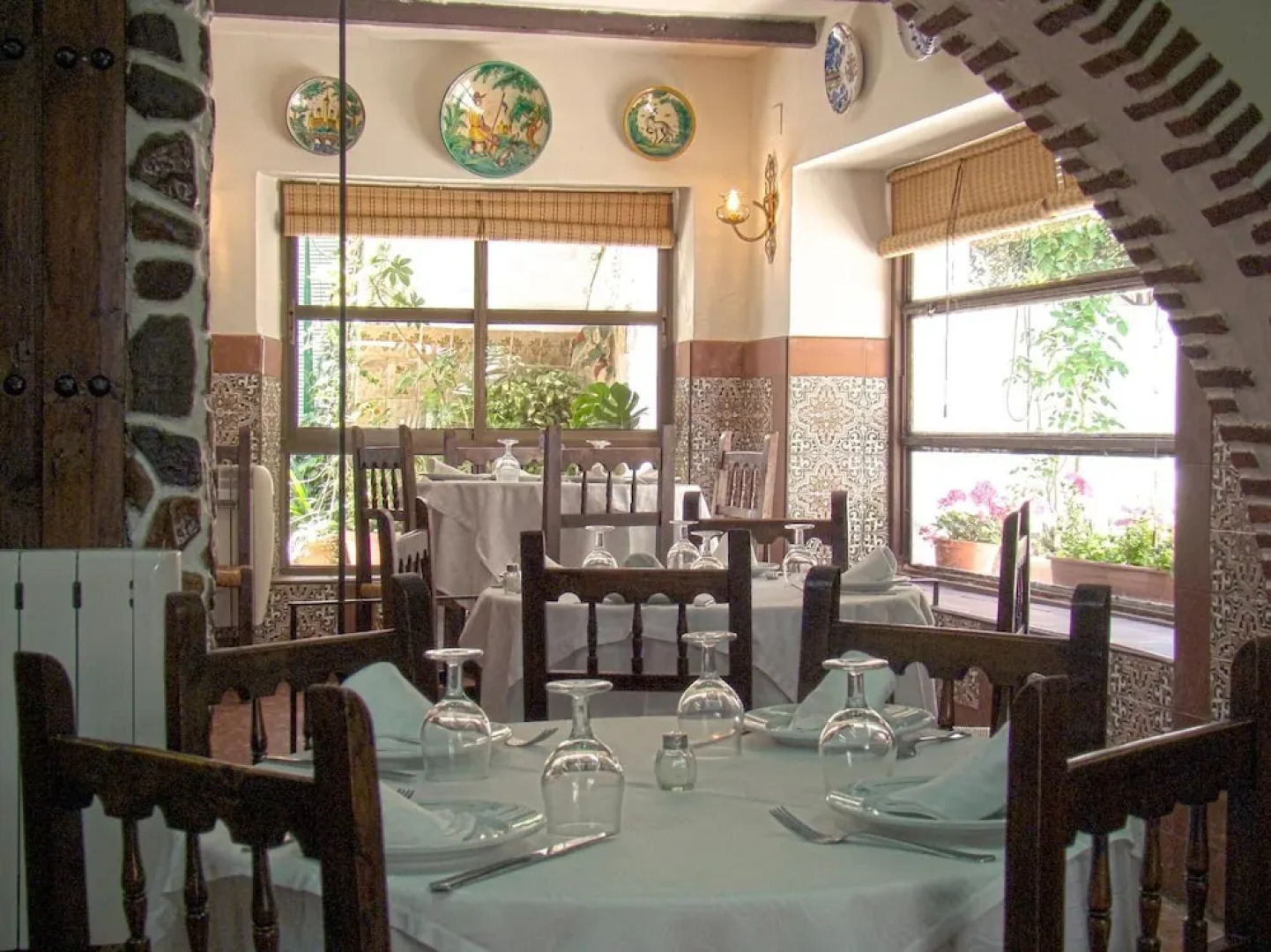 Hostal - Restaurante Emilia