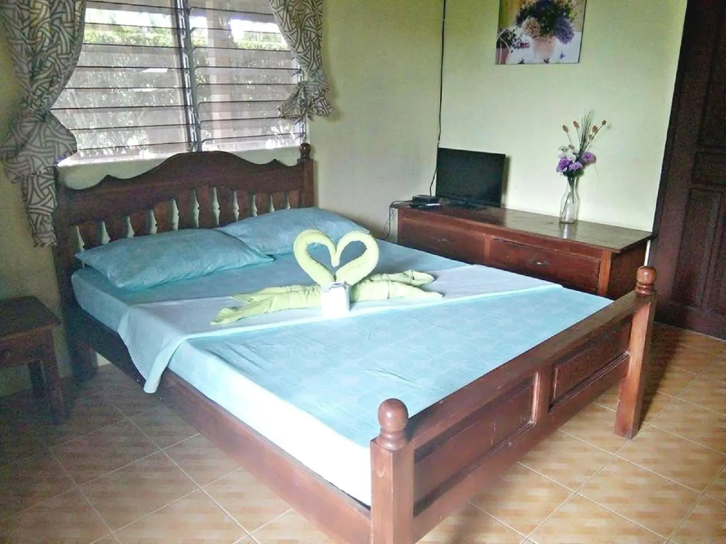 Hotel Sisters Inn  Moalboal