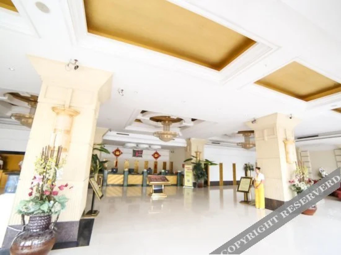 Xiangyang Oriental Hawaii Holiday Hotel