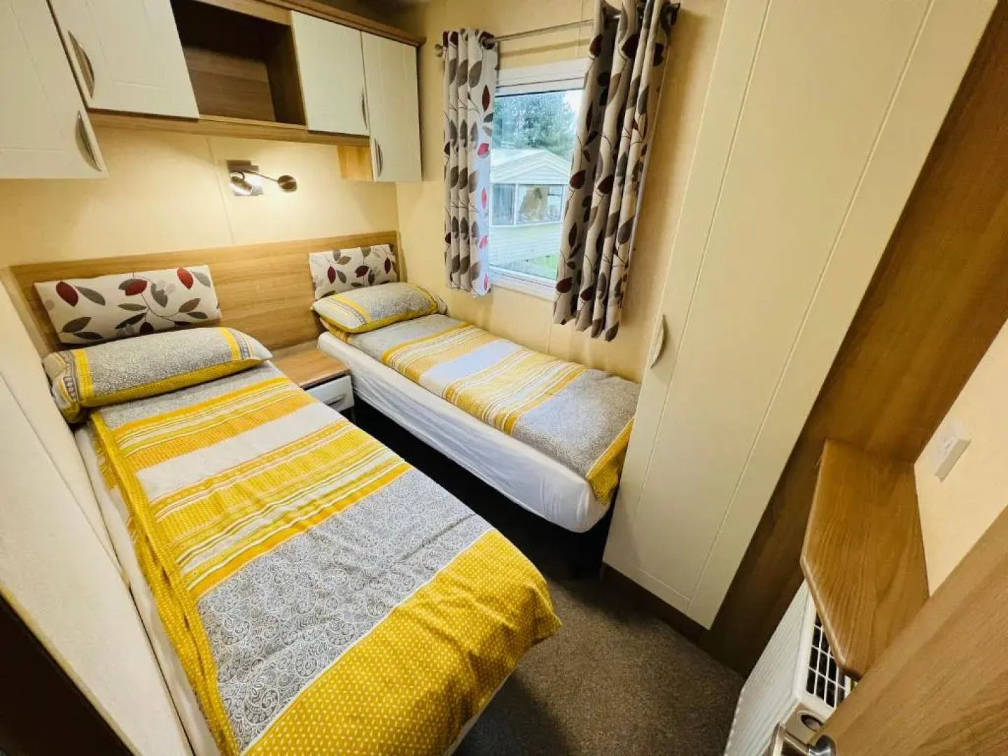 Luxury 2 Bedroom Caravan LG13, Shanklin, Isle of Wight