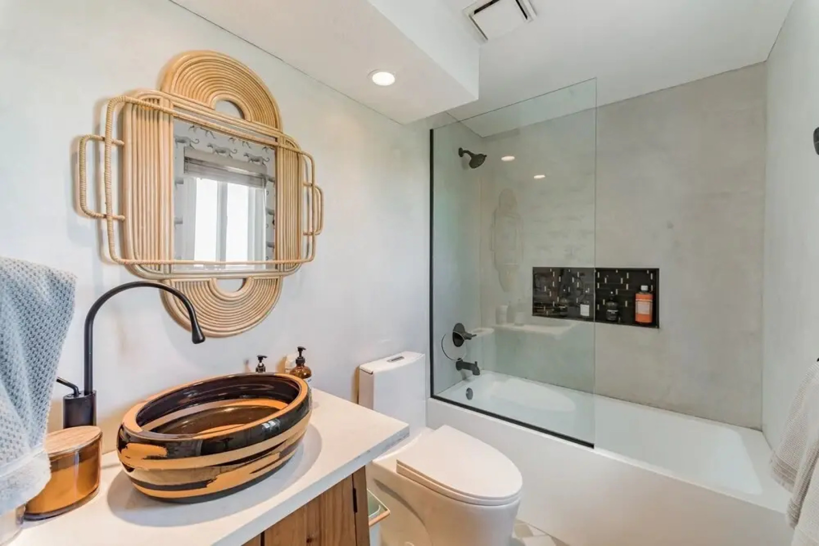 Palm Desert Escape Oasis Home 4 Bedroom Home by RedAwning