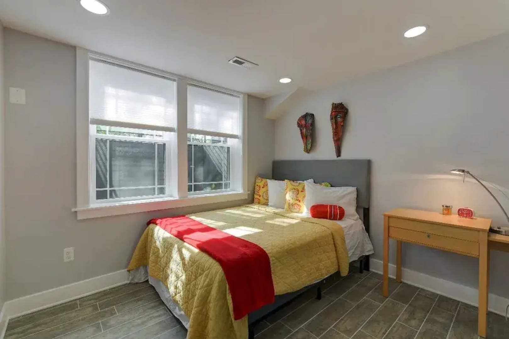 The Magnolia - Modern - 2BD / 2bth - Luxury Bedding