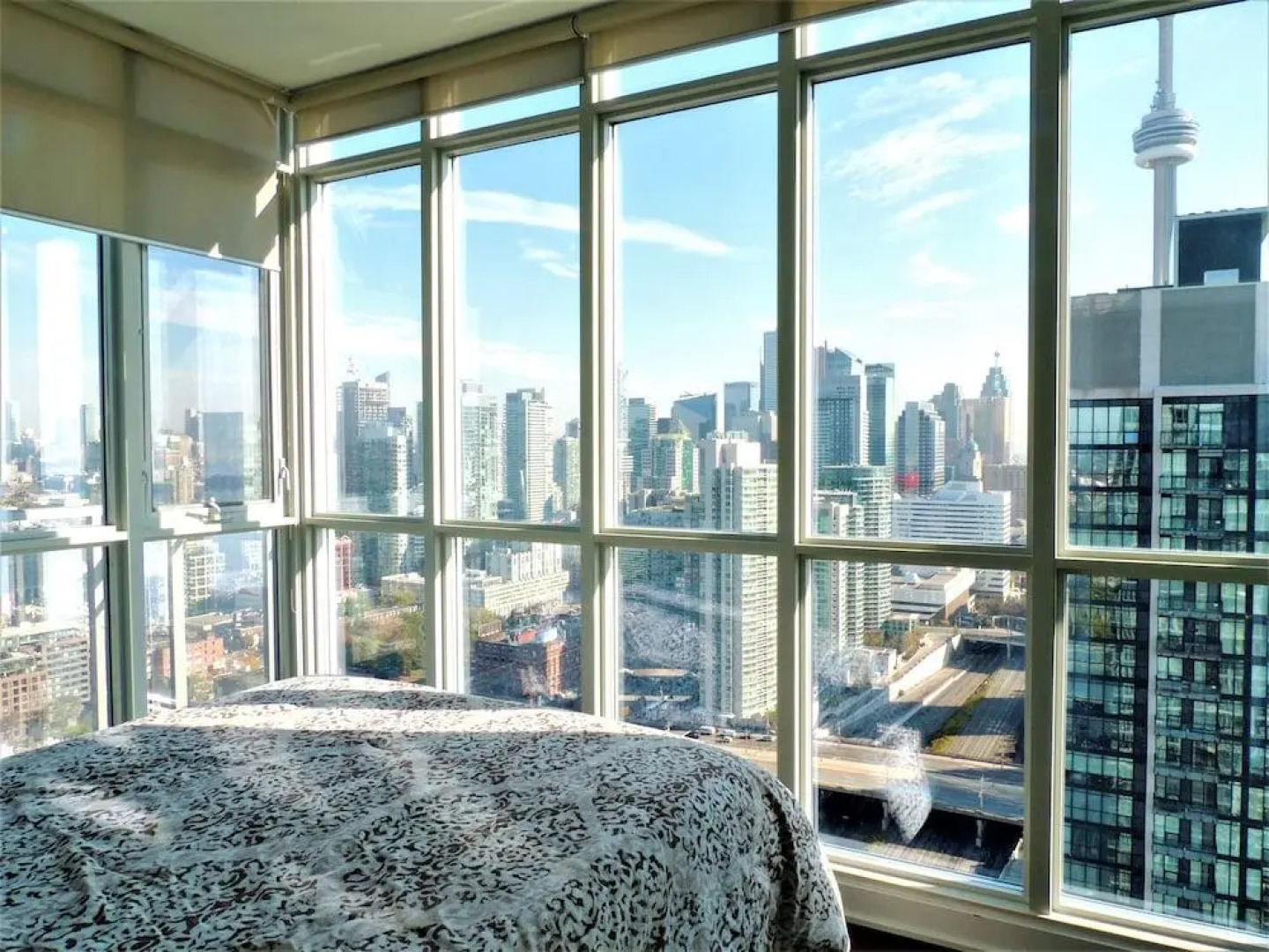 TVHR - Luxury Condos in Heart of Downtown