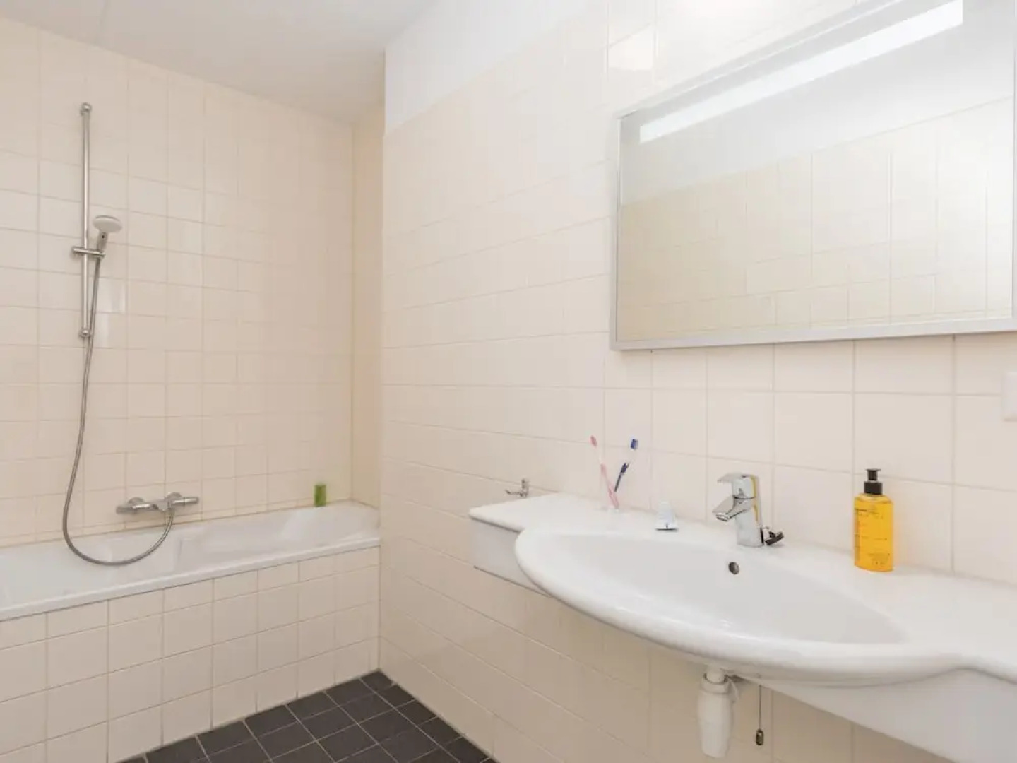 Pet-friendly Garden Getaway