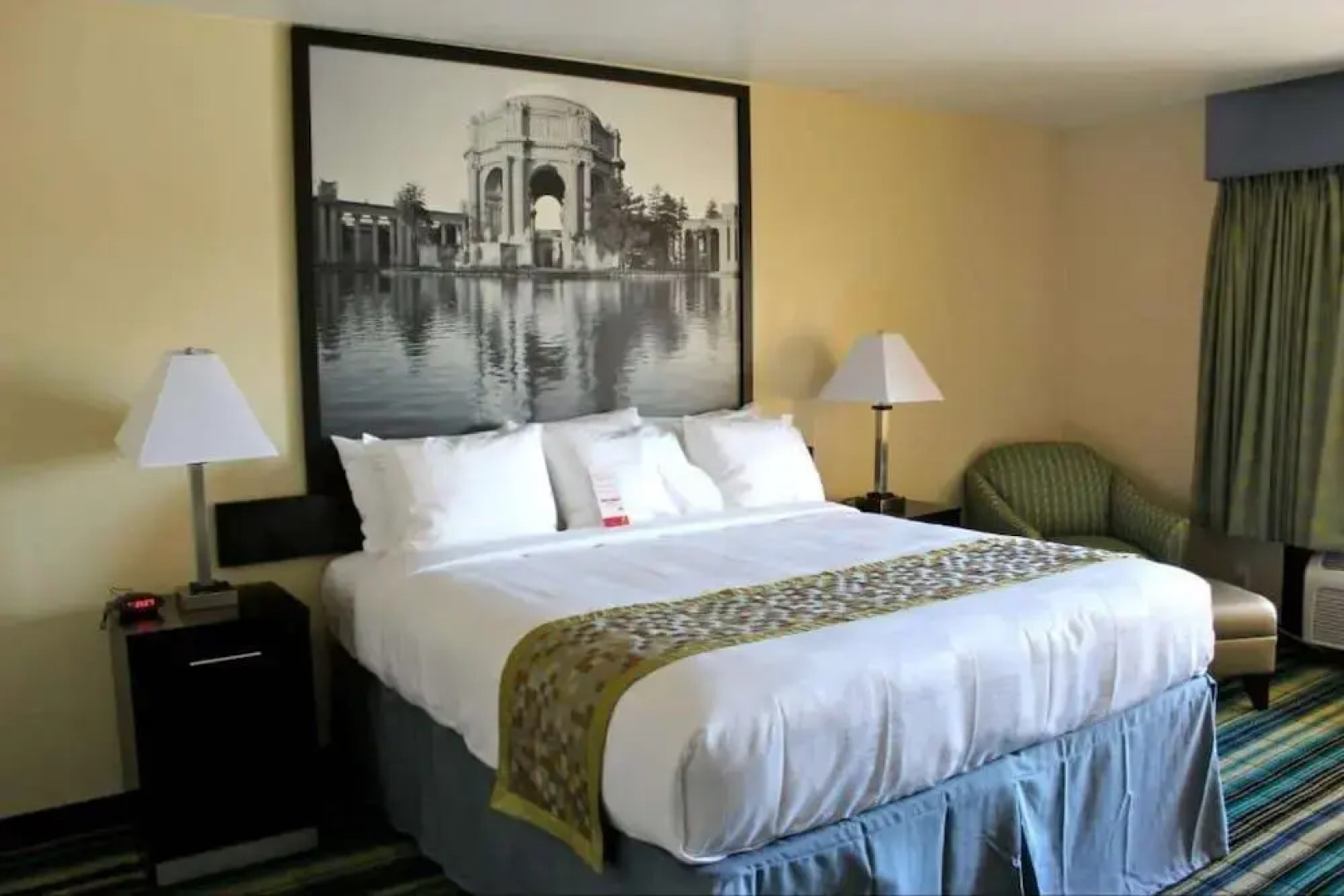 Super 8 By Wyndham Vallejo/Napa Valley