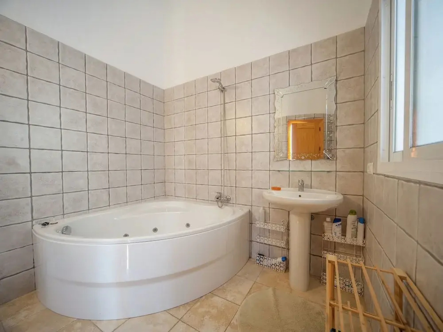 Villa in Arenas With Private Pool and Breathtaking Views