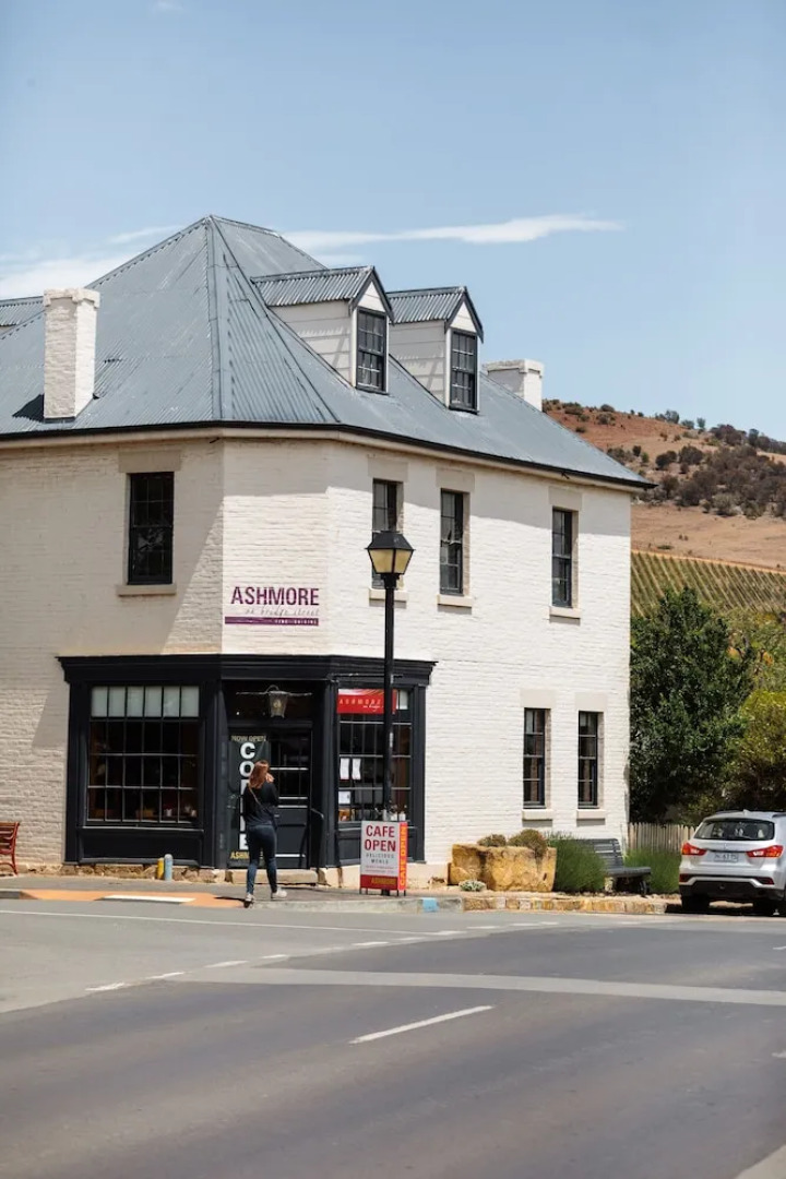 A Cottage In Richmond