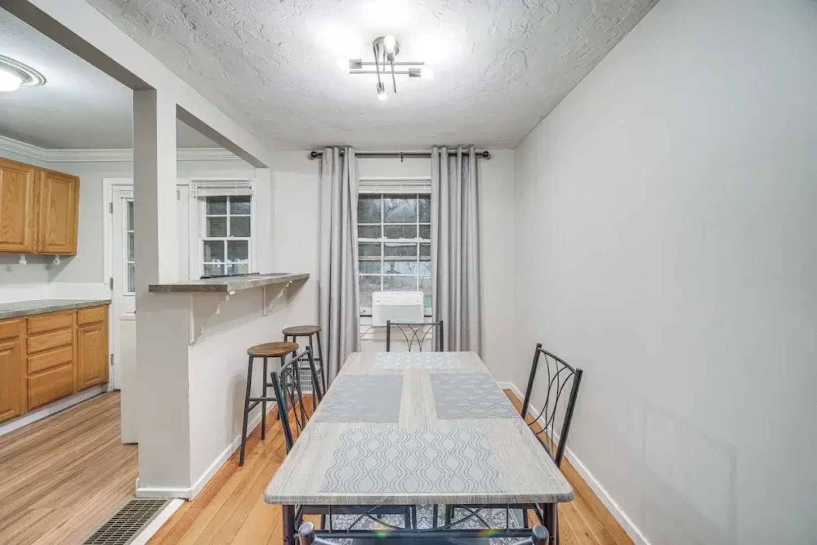 2 Mi to Lake Erie: Home w/ Yard in Euclid!