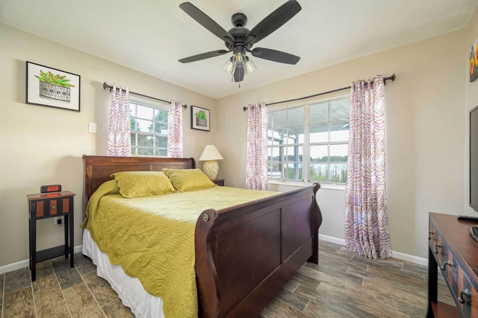 Hook, Line & Leisure: Lakefront Gem, 2 Mi to Dtwn