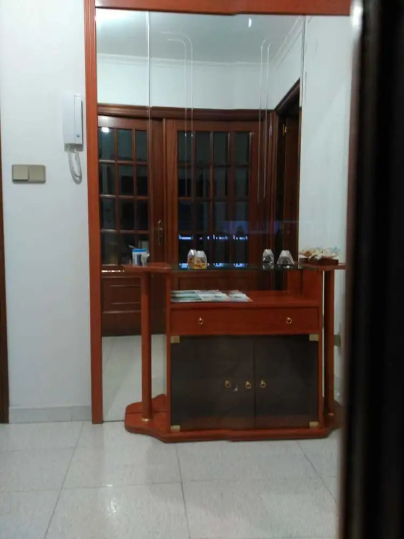 Amplio piso con garaje y vistas al mar