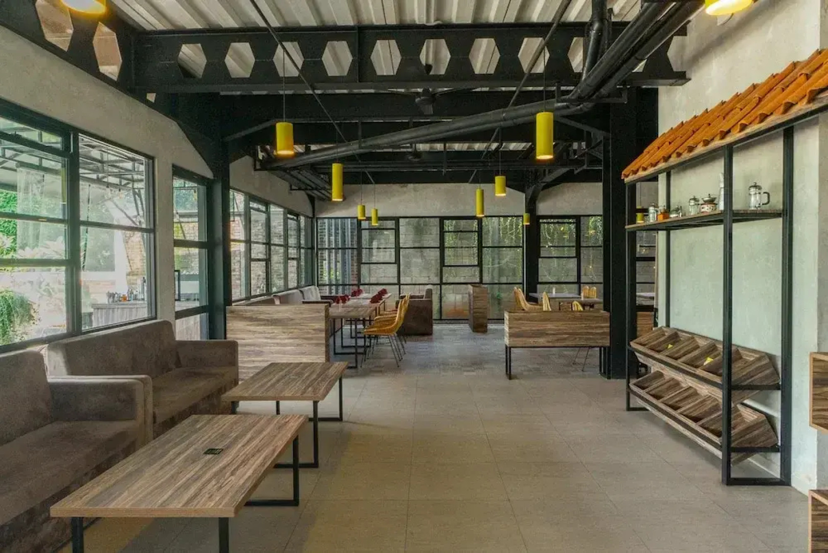 Summerville Hotel & Coffee Shop