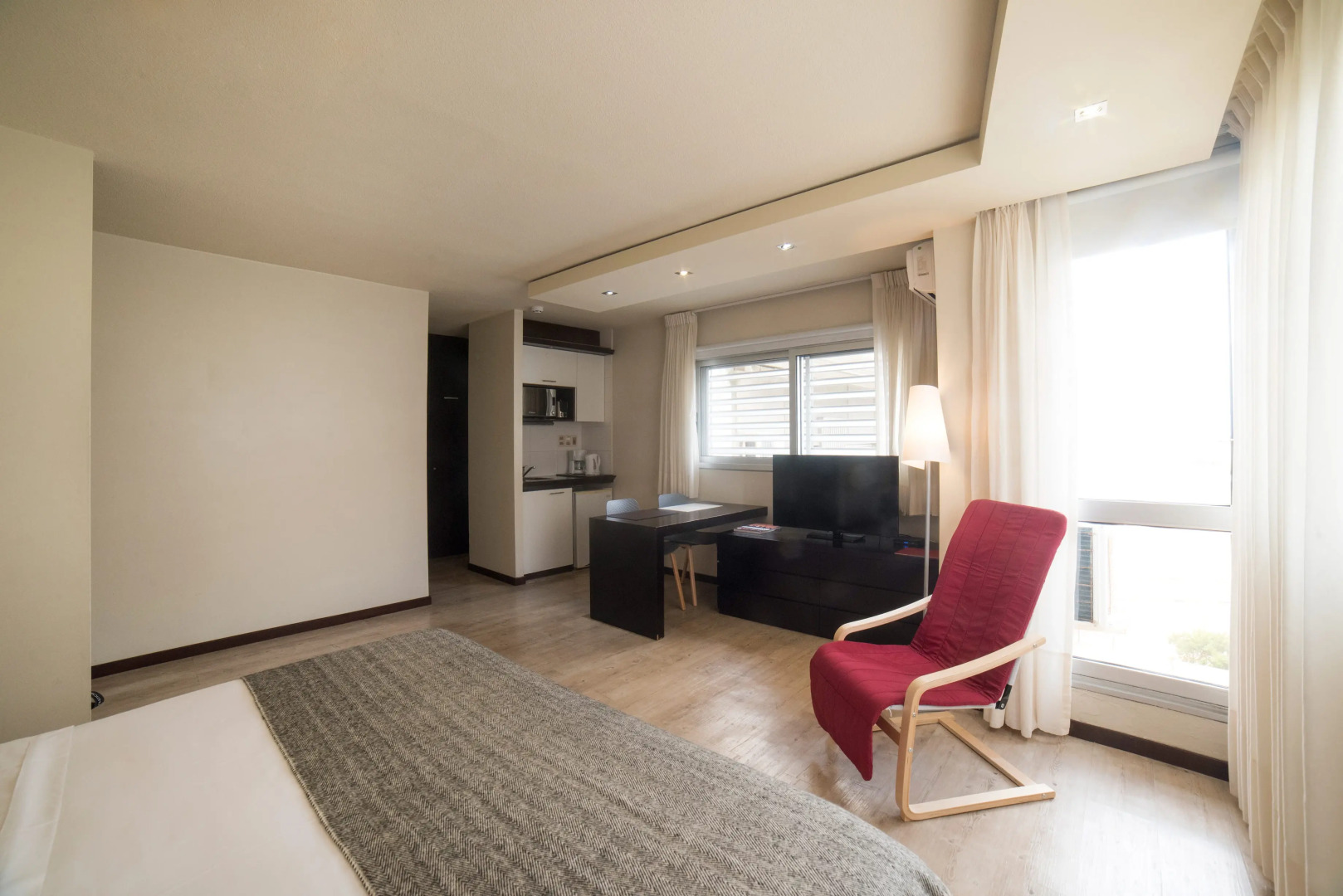 27 Suites Apart Hotel