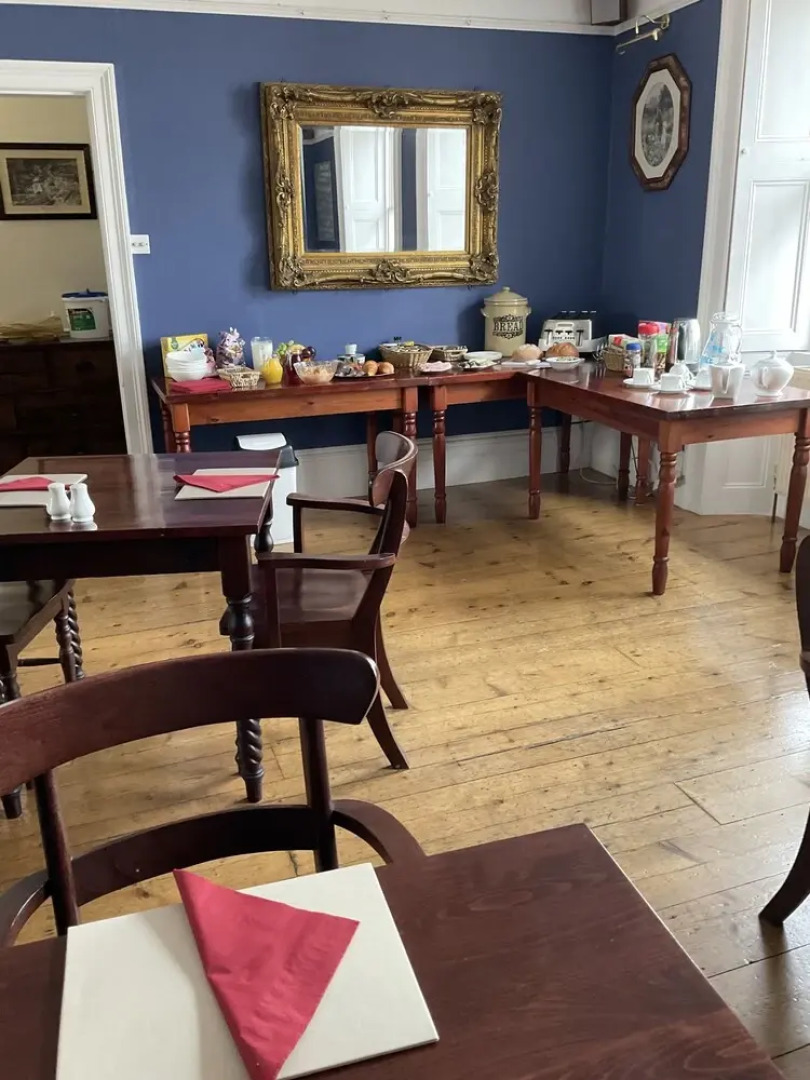 Number 52 Bed & Breakfast