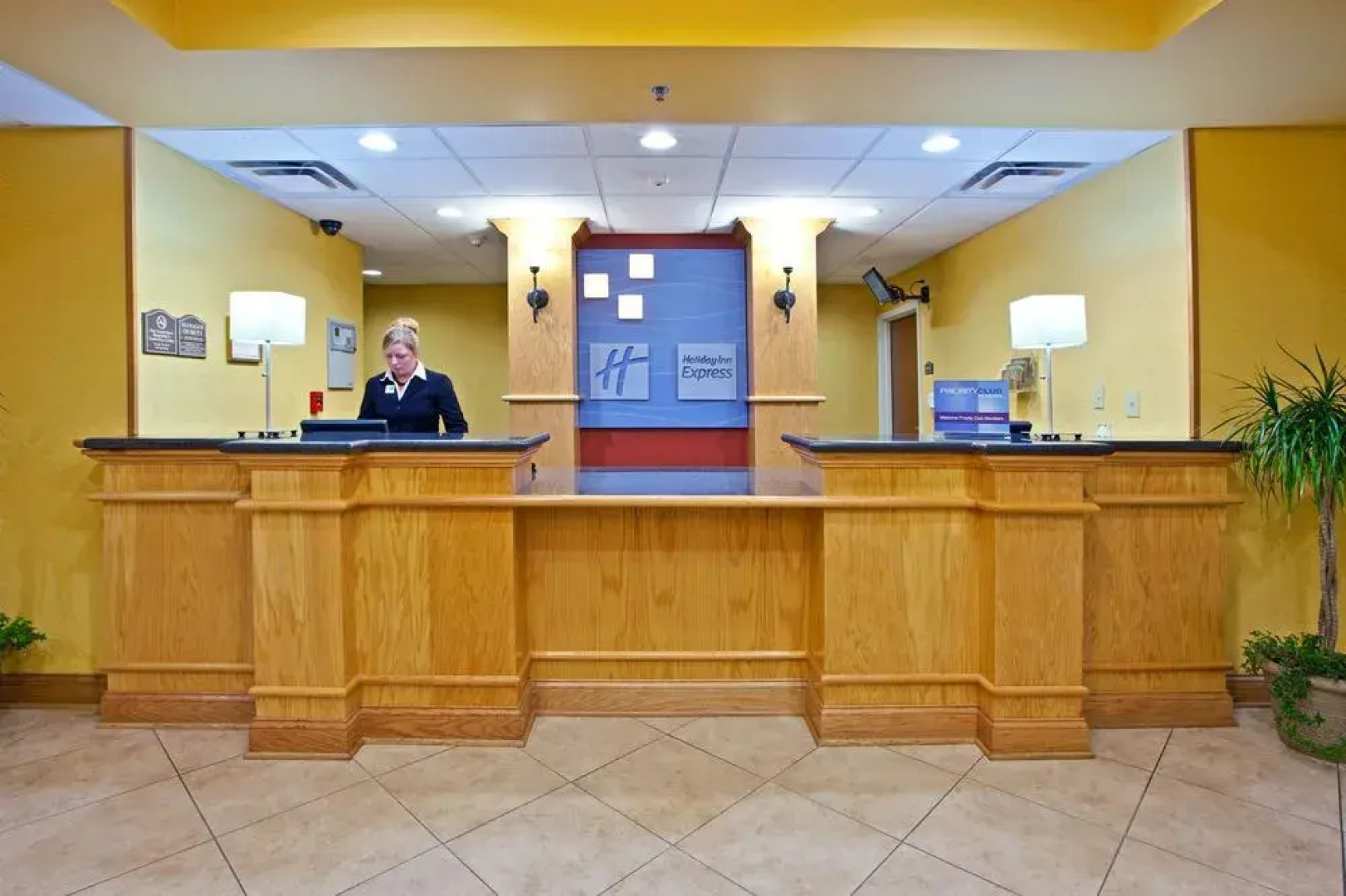 Holiday Inn Express Hotel & Suites Louisville South - Hillview