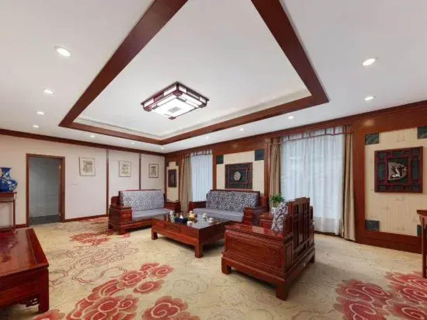 Ze Lin Hill-view Hotel