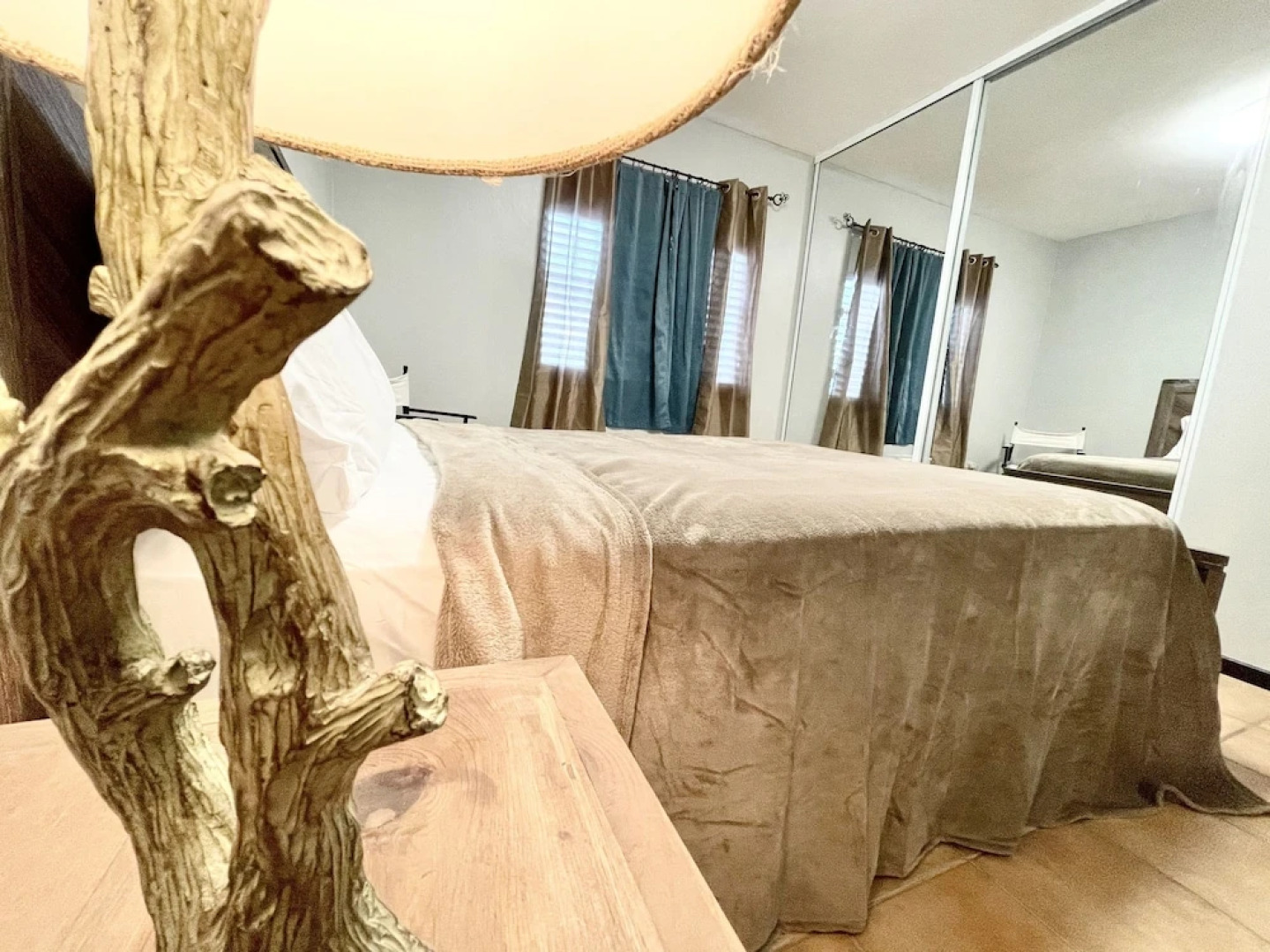 Beach condo with Pool and Ocean View